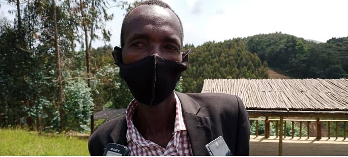 Karangwa Etienne ni umwe mu baturage bahagurukiye gukumira abangiza iyi Pariki kuko ari byo bibafitiye inyungu