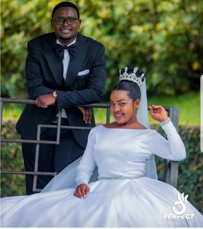 Clarisse Karasira yambikanye impeta y