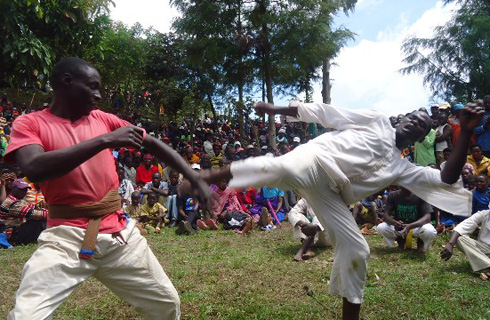 Ngo kuba batuye mu cyaro karate ibafasha kwirinda no kuva mu bwigunge.