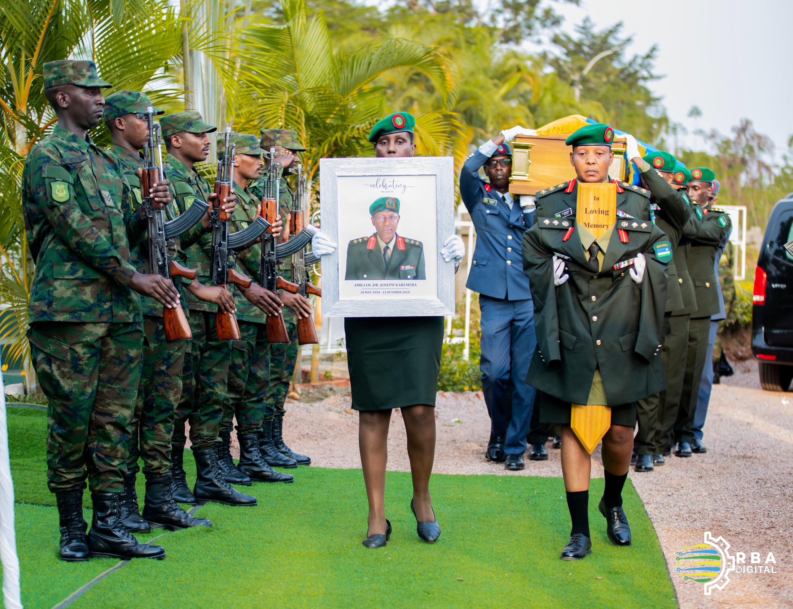 Amb Col (Rtd) Dr Joseph Karemera, yasezeweho mu cyubahiro cyubahiro gihabwa abahoze ari abasirikare batabarutse