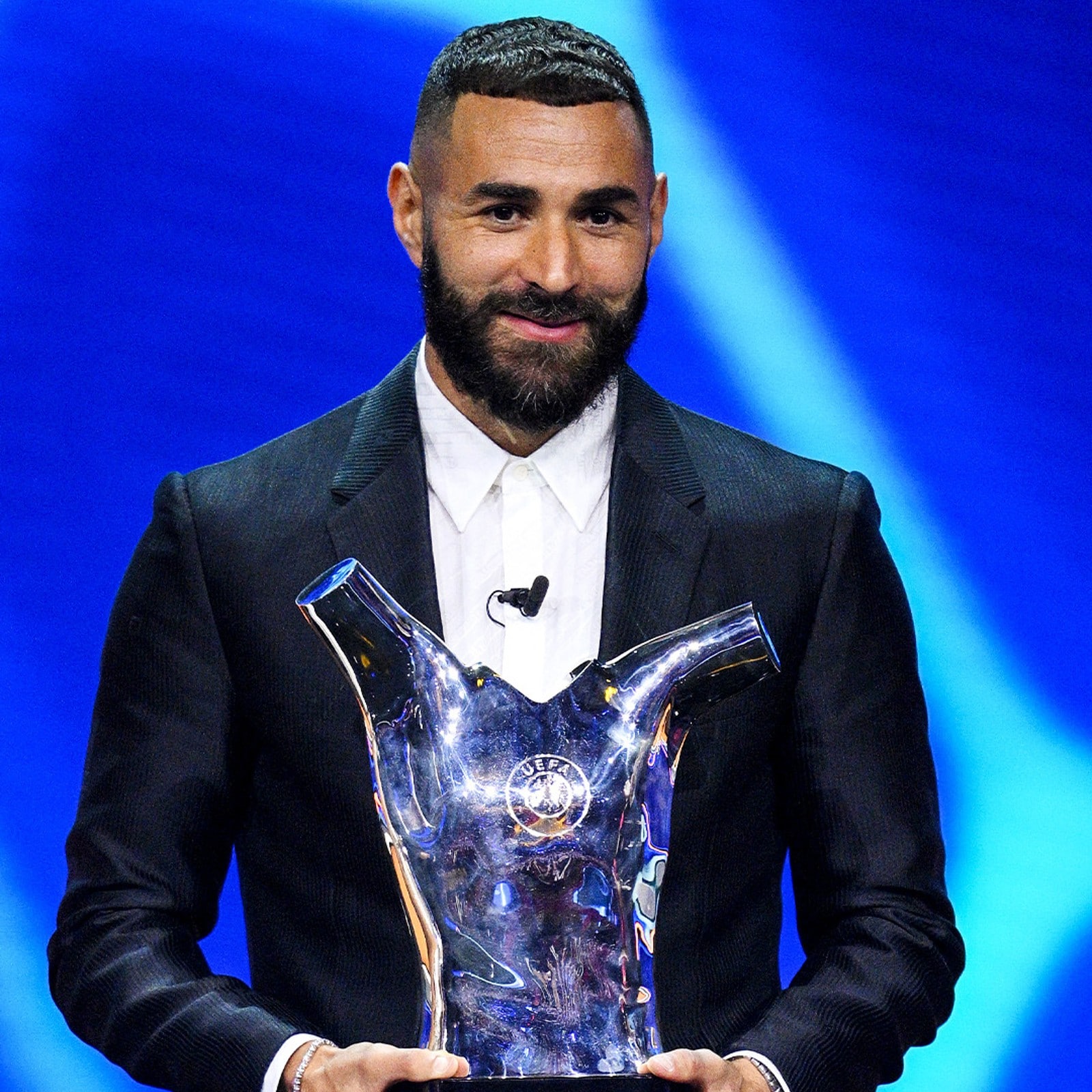 Karim Benzema yahize abandi bakinnyi i Burayi