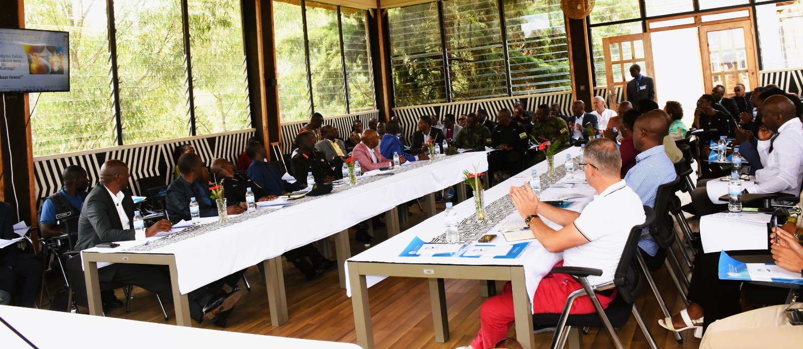 Ibiganiro byitabiriwe n'abasaga ijana