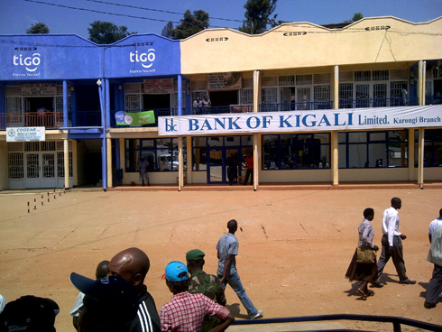 Amabanki nayo amaze kuba menshi muri Karongi.