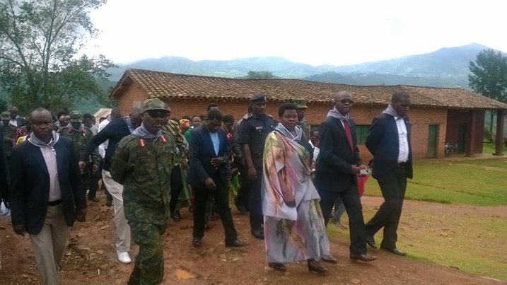 Guverineri Mukandasira Caritas yifatanyije n'Abanyakarongi kwibuka ku nshuro ya 22.