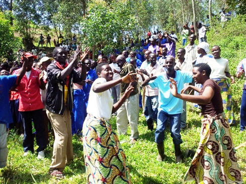 Iyo umuganda urangiye bashyiraho morali bakanaganira ku iterambere. 
