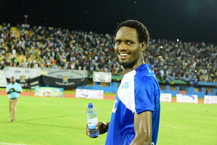 Davis Kasirye ni we mukinnyi wabashije gutsinda ibitego bitatu mu mukino umwe