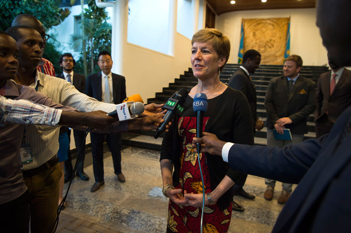 Katherine Klein waje uyoboye aba banyeshuri yavuze ko kubereka u Rwanda ari ukugira ngo bazahagaruke nyuma y'amasomo.