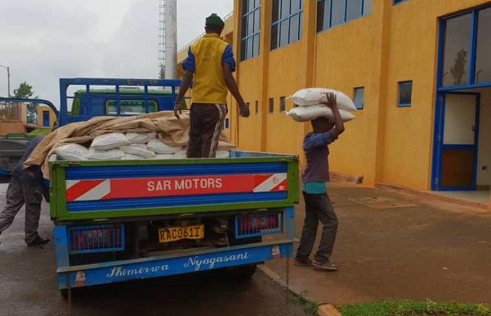 Aka ni akawunga bari gushyira mu bubiko (stock) y'akarere ka Huye