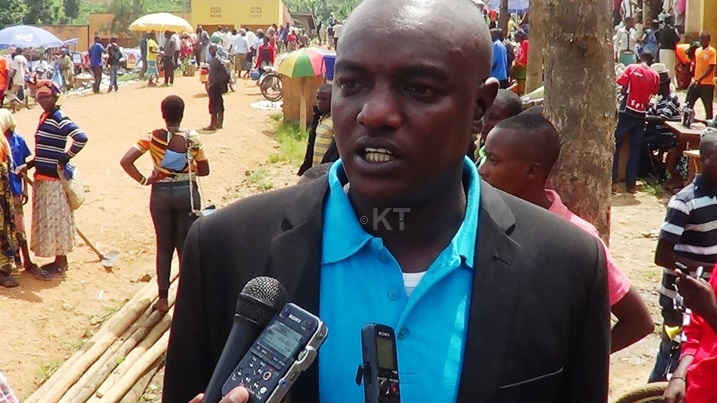 Kayiranga avuga ko amashanyarazi azagera ku baturage ariko atari ibya vuba.