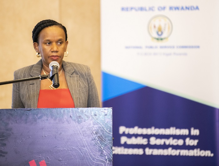 Minisitiri w'Umurimo n'abakozi ba Leta, Fanfan Rwanyindo Kayirangwa