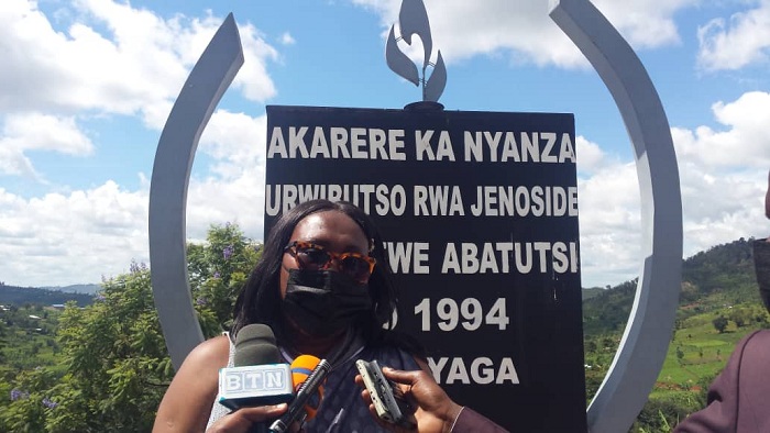 Devotha Kayisire avuga ko kuba babashije gushyingura abavandimwe babo bibaruhuye