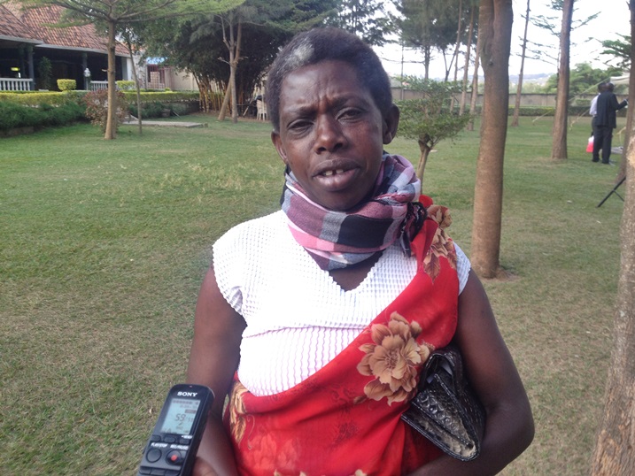 Kayitesi yatangiye kwiteza imbere no guhindura imyumvire nyuma yo kureka gucururiza ku gataro yari akoze imyaka 10 akihuza na bagenzi be bagakodesha inzu.