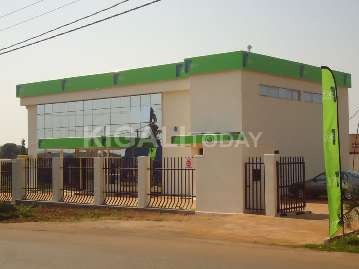 Mu Karere ka Kayonza mu byo bishimira mu myaka 21 u Rwanda rwibohoye ngo harimo no kuba ibigo by'imari n'amabanki byariyongereye.