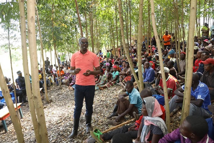 Umuyobozi w'Akarere ka Kayonza, Nyemazi John Bosco, yasabye abaturage kugira isuku