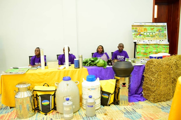 Abahinzi-borozi bari baje kumurika ibyo bakora muri uwo muhango 