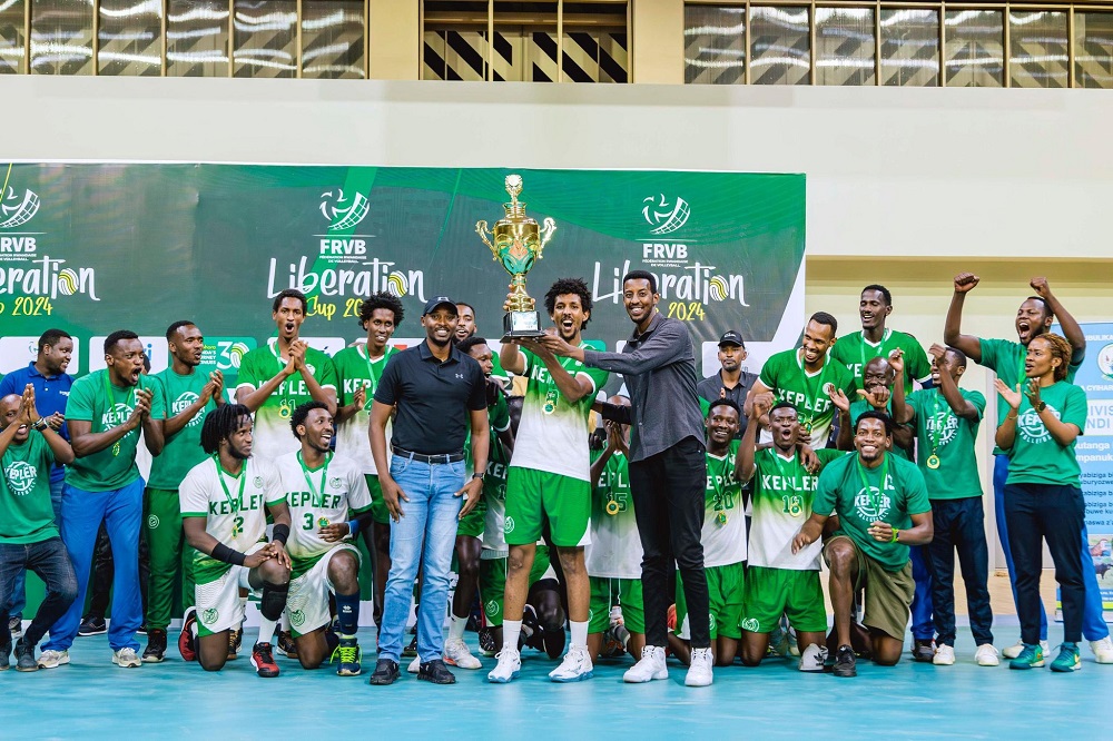 Ubwo Kepler VC yashyikirizwaga igikombe yari imaze kwegukana