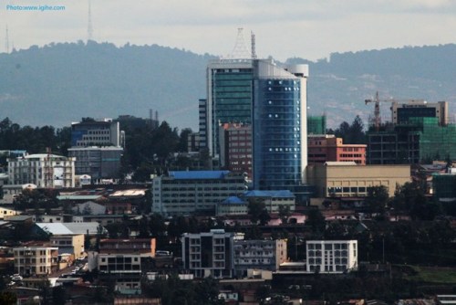 Mu mujyi wa Kigali niho akenshi usanga ibiranga serivisi byinshi byanditswe mu ndimi z