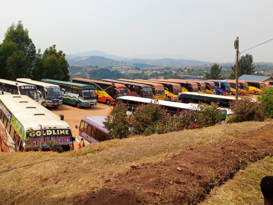 Abanyamahanga baje ari benshi, izi ni zimwe mu modoka zabazanye