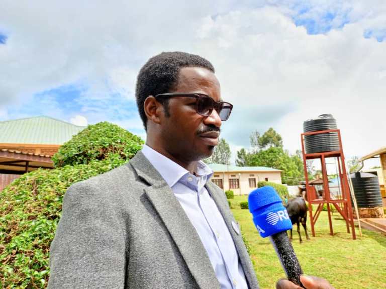 Umuyobozi w'ibitaro bya Kibilizi, Dr Vedaste Mbayire, avuga ko bibuka Jenoside yakorewe Abatutsi kugira ngo bibukiranye ko bagomba gukora neza, birinda amacakubiri ayo ari yo yose