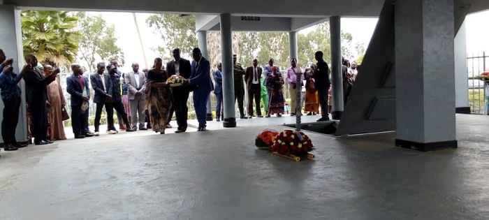 Bashyize indabo ku rwibutso rwa Kibirira