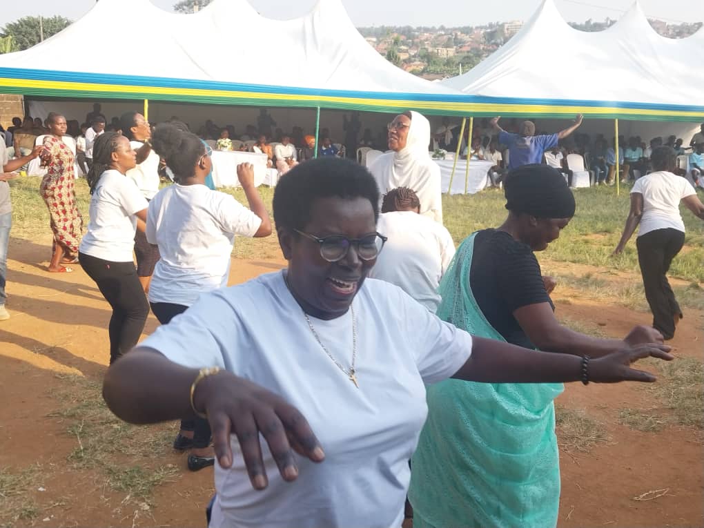 Ubukangurambaga bwaranzwe no gucinya akadiho no kwishimira ibyo Igihugu kimaze kugeraho mu iterambere