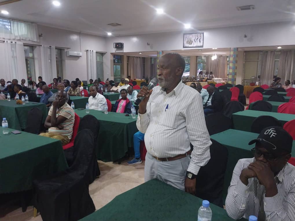 Abiganjemo inararibonye batanze ibitekerezo byafasha abayobozi n'abajyanama kunoza imikorere