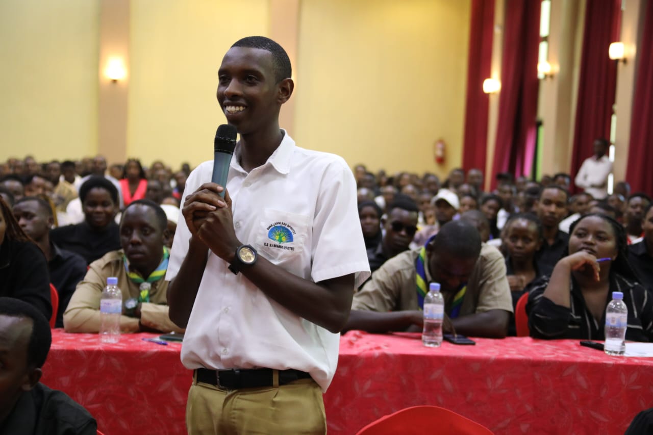 Urubyiruko rwitabiriye inteko rusange rwahawe umwanya rutanga ibitekerezo