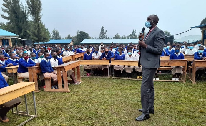 Depite Muhakwa Valens na Depite Mukobwa Justine baganirije urubyiruko rwo mu Karere ka Gicumbi 
