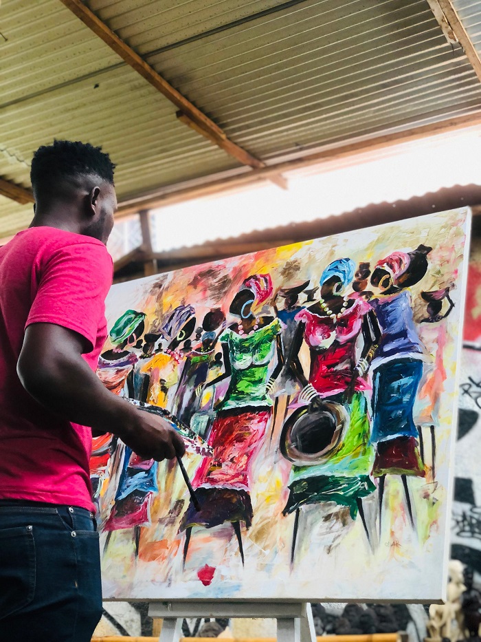 Hodari ni umunyabugeni, ni byo bimufasha kwita kuri abo bana