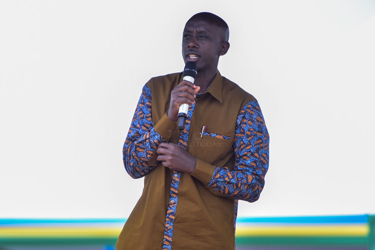 Izi nzu zatashywe na Minisitiri w'ubutegetsi bw'igihugu Francis Kaboneka 