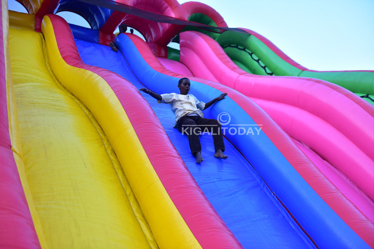 Ababona uko abana barya umunyenga bakuze nabo bifuza gusubira ibwana ngo barye uyu munyenga