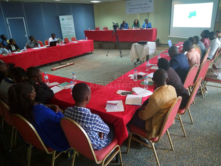 Abanyamakuru batangarijwe ko ababarirwa muri 50% bagiha akato abarwaye SIDA