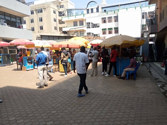 Kumva batasubiza abakiriya inyuma bituma abacuruzi barenga ku mabwiriza yo kwirinda Covid-19 