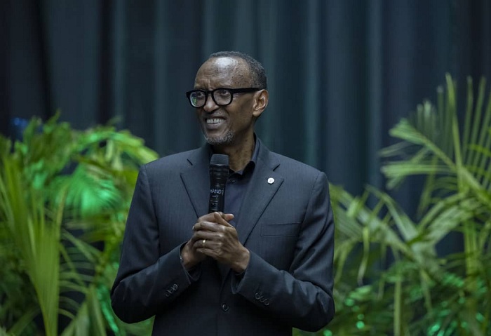 Perezida Kagame aganira n