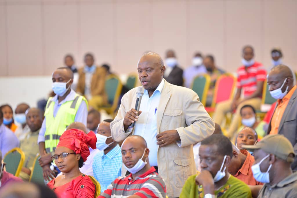 Abagize Inama Njyanama batanze ibitekerezo bahawe n'abaturage bahagarariye