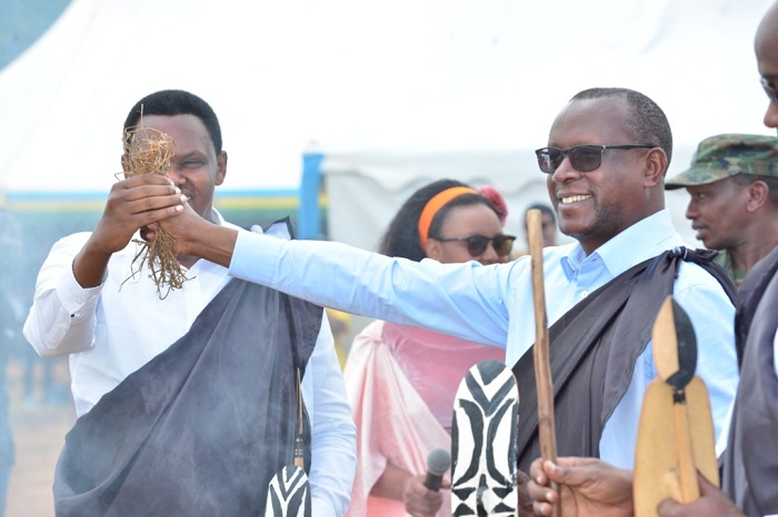 Minisitiri Dr Bizimana aha inkuyo umushumba