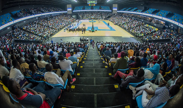 Kigali Arena ni inyubako inogeye ijisho, abafana bicaramo batuje kandi yujuje ibyangombwa byose ngo yakire amarushanwa mpuzamahanga