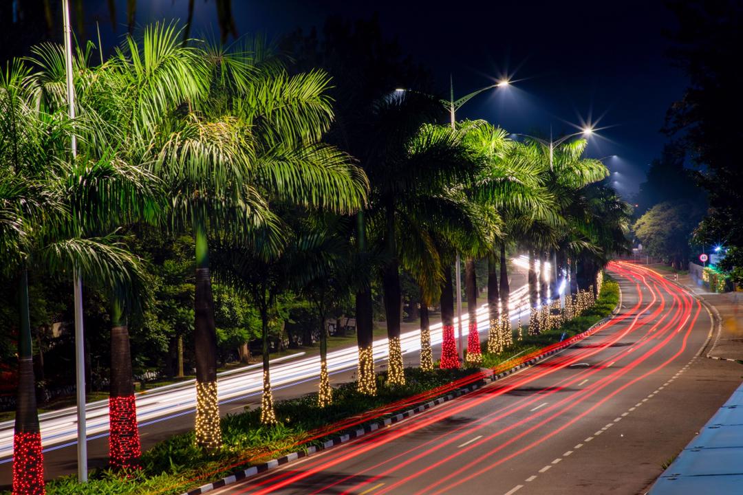 Umuhanda wa Kisimenti i Remera ugana mu Mugiporoso watatsweho amatara atandukanye