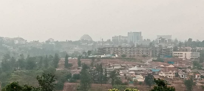 Mu gace gaherereyemo ibitaro byitiriwe Umwami Faisal, hakurya ni Kigali Convention Centre no ku Nteko Ishinga Amategeko urebeye i Nyarutarama ni uko hasaga