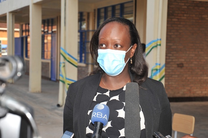 Umuyobozi wungirije w'Umujyi wa Kigali, Umutoni Gatsinzi Nadine, avuga ko ibyumba by'amashuri bizajya byubakwa muri Kigali bigomba kuba ari inzu zigeretse mu rwego rwo kurondereza ubutaka