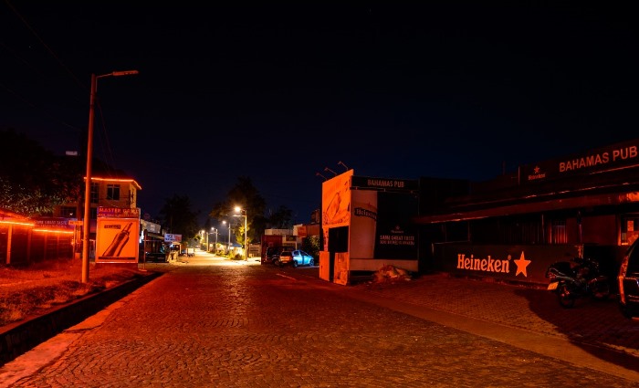 Bahamas Pub, hakunze kuba hicaye abantu no hanze ku muhanda bafata icyo kunywa