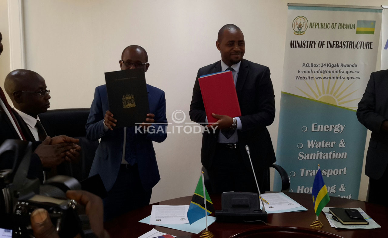 Aya masezerano aravuga ko uyu muhanda uzatangira kubwakwa mu Ukwakira 2018