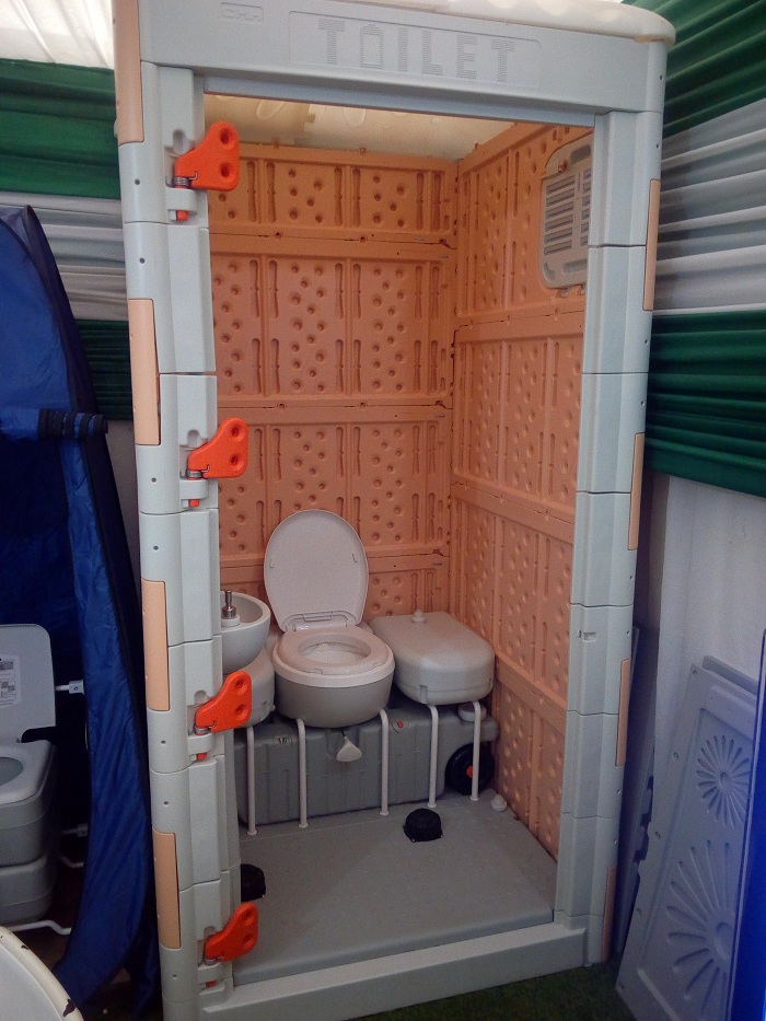 Toilette yakoreshwa n'abantu benshi kandi na yo yimukanwa