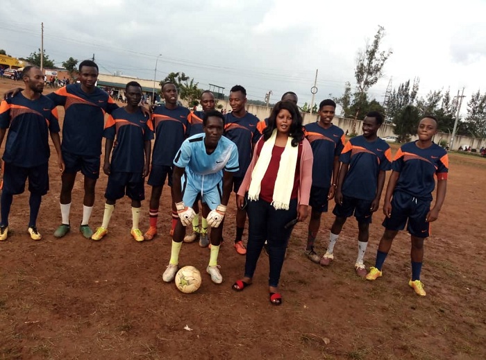 Gitifu wa Kigarama ubwo yatangizaga umukino