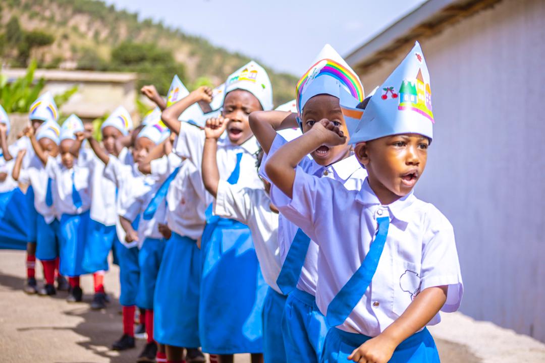 Ishuri ryigisha guhera mu mwaka wa mbere w'incuke kugera mu wa gatanu w'amashuri abanza