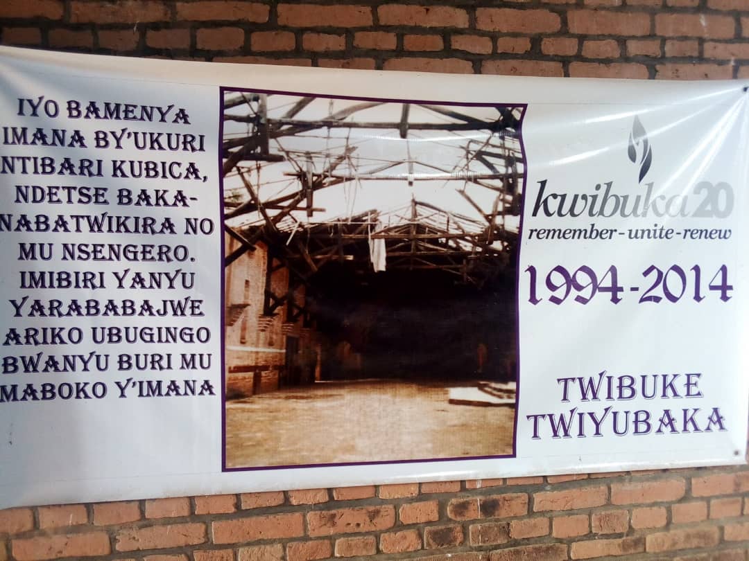 Kiliziya ya Kibeho yatwikiwemo Abatutsi ni uku yari imeze mbere yo gusanwa