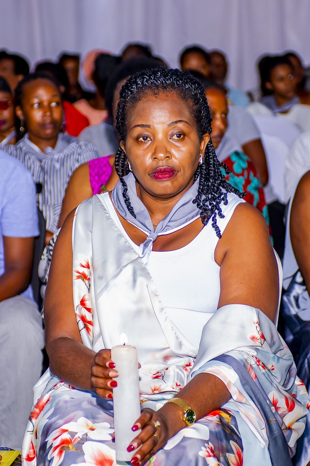 Umuyobozi Nshingwabikorwa w'Akarere ka Gasabo, Umwali Pauline, yifatanyije n'abatuye mu Murenge wa Kimihurura mu gikorwa cyo kwibuka