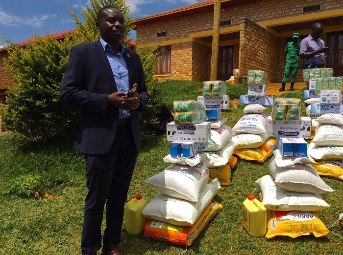 Kimonyo avuga ko baganiriye n'Akarere na IBUKA bakemeranya kugenera ubufasha abarokotse