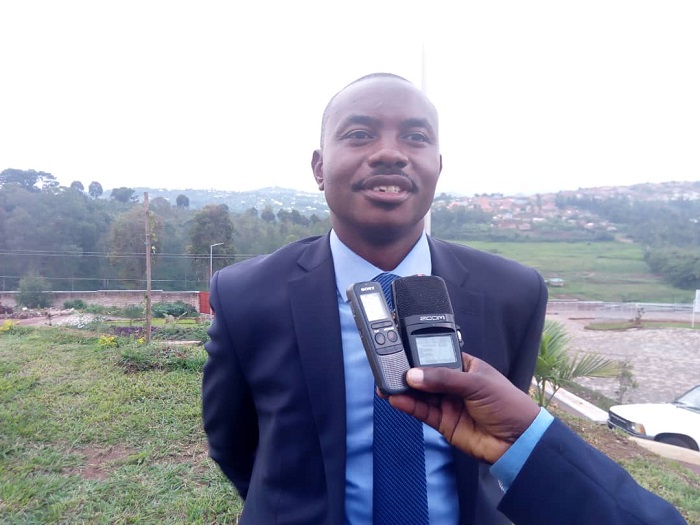 Kimonyo avuga ko bagiye kwaka inguzanyo ya banki ku buryo mu mezi atandatu isoko rizaba ryuzuye