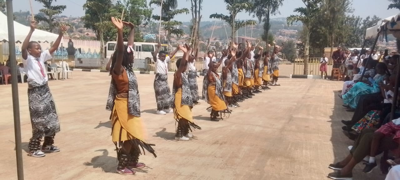 Abiga kuri iki kigo batozwa ibyerekeranye n'umuco Nyarwanda birimo imbyino gakondo